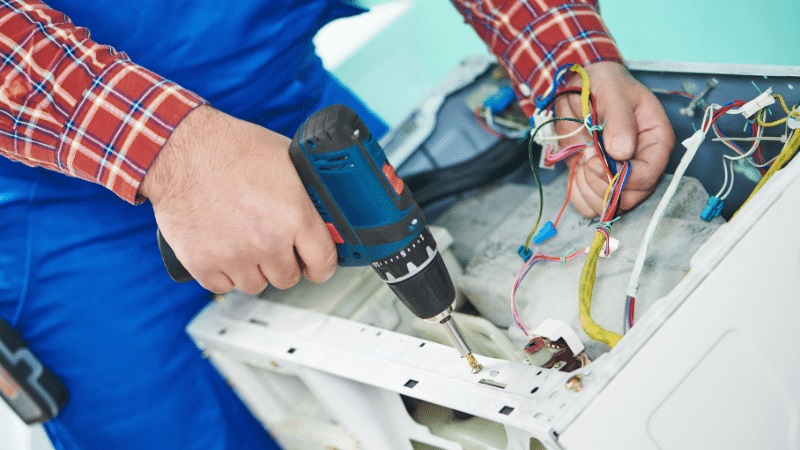 Şehzadeler Goodman Goodman çamaşır makinesi kart tamiri – Su almama arızası orijinal parça ile giderildi. - Teknik servis örneği